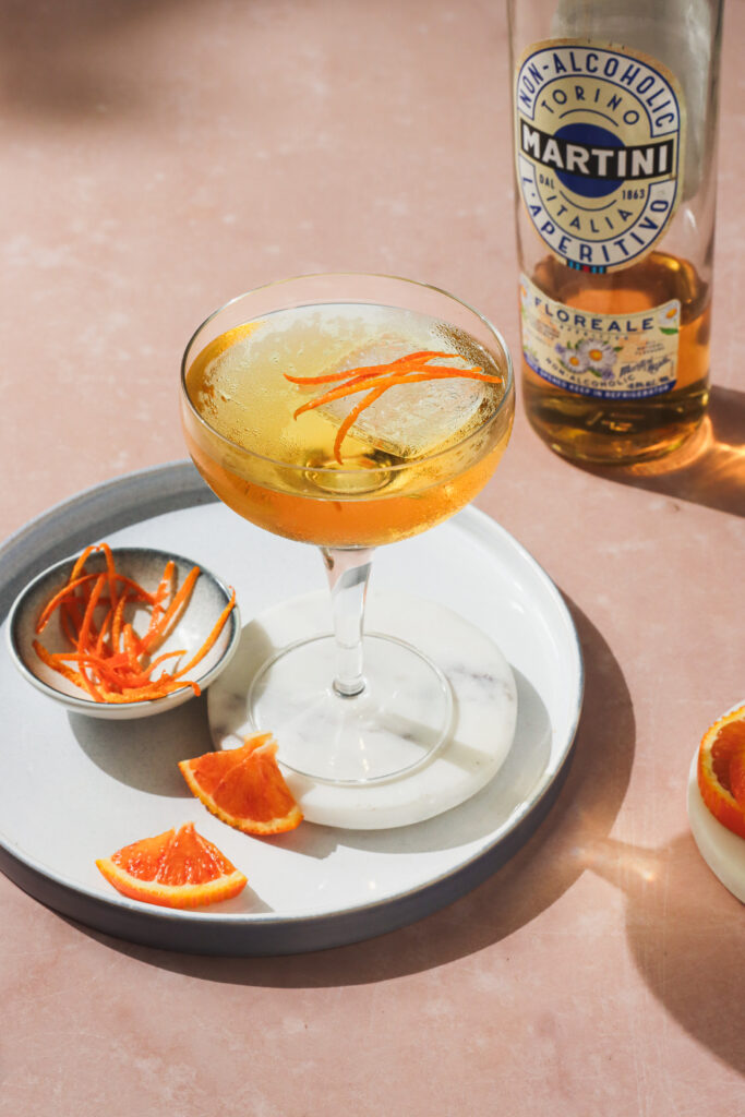 martini, martini florale, martini bezalkoholowe, drinki bezalkoholowe, fotografia napojów, zdjęcia napojów, fotograf kulinarny, fotografia kulinarna, kinga ciszewska, pyszny kadr